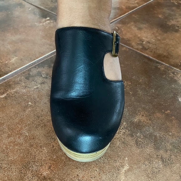 Clogs - Picture 3 of 3